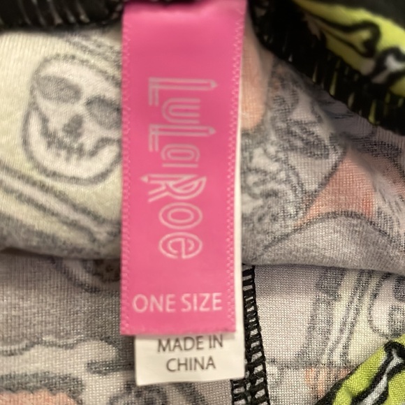 Vintage LuLaRoe Halloween potion leggings shades of grey - Picture 4 of 4